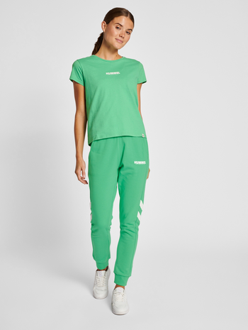 hmlLEGACY WOMAN T-SHIRT, GREEN SPRUCE, model