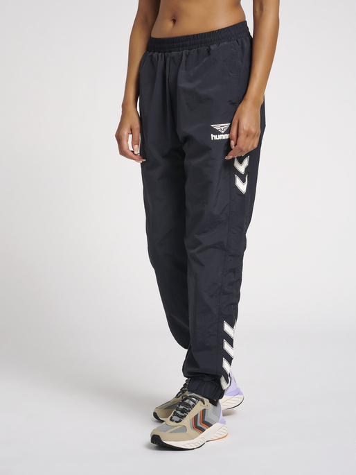 hmlNIKKI PANTS, 7381, model