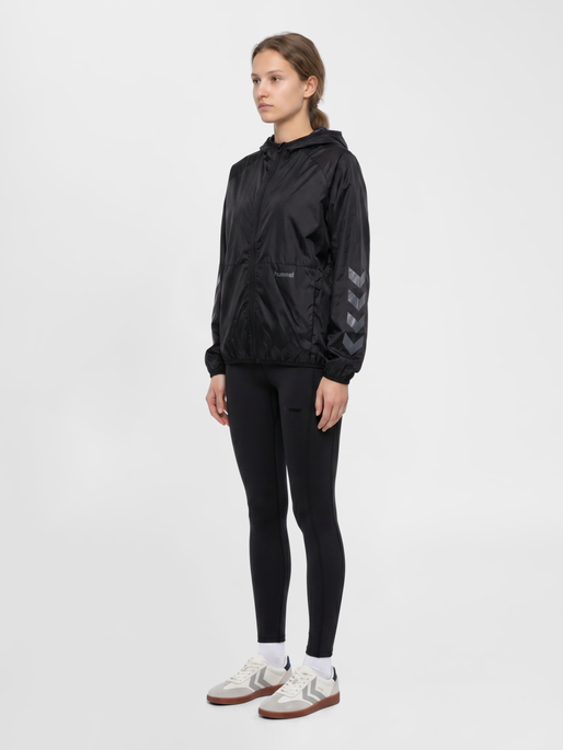 hmlACTIVE W WINDBREAKER, BLACK, model