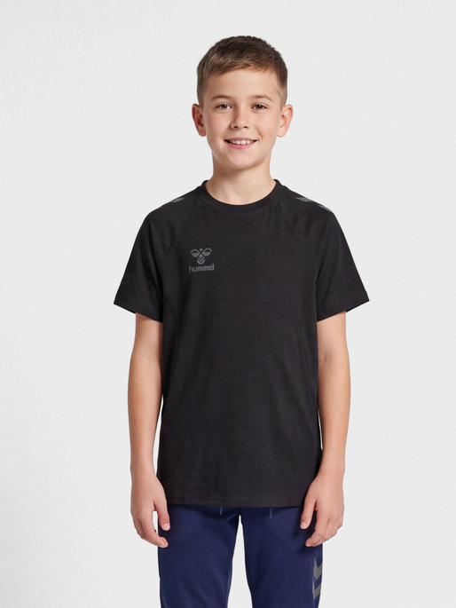 hmlCIMA 2.0 JERSEY S/S KIDS, BLACK MELANGE, model