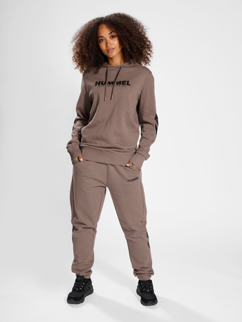 hmlLEGACY LOGO HOODIE, IRON, model