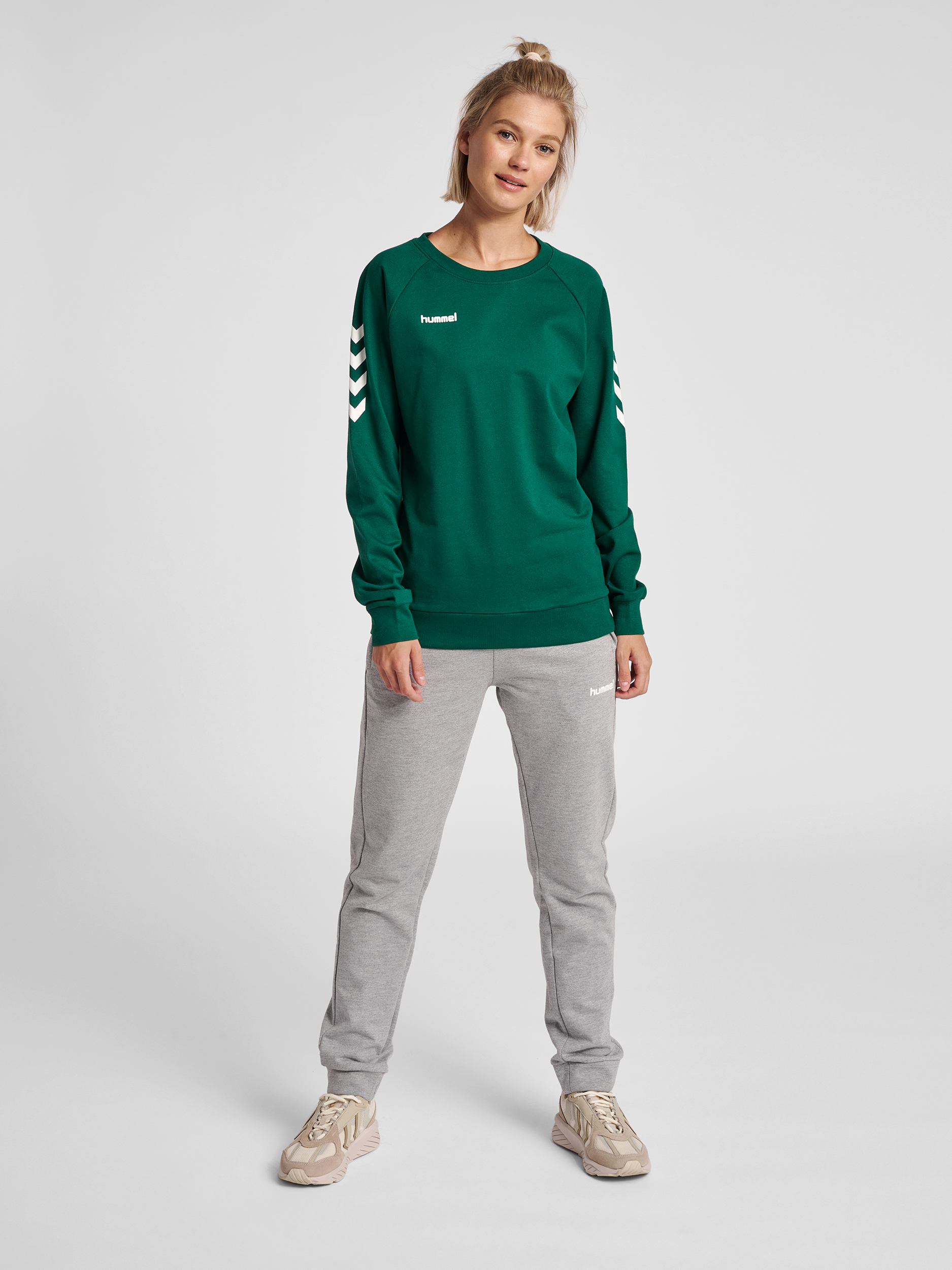 hummel GO COTTON SWEATSHIRT WOMAN - EVERGREEN | hummel.net