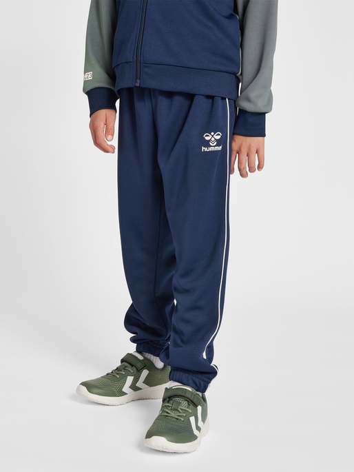 hmlLUBAGO TRACKSUIT, LAUREL WREATH, model
