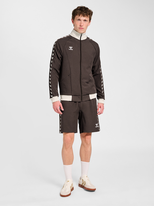 hmlROOT TRACK ZIP JACKET, CHOCOLATE BROWN, model