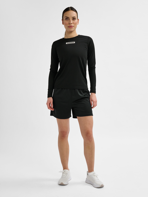 hmlTE TOLA T-SHIRT L/S, BLACK, model