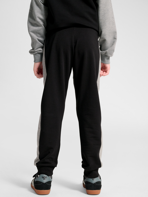 hmlESSEN PANTS, BLACK, model