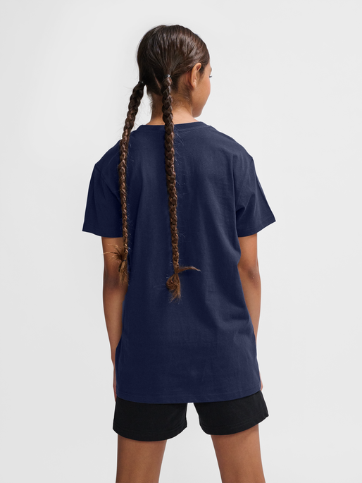 hmlGO 2.0 T-SHIRT S/S KIDS, MARINE, model