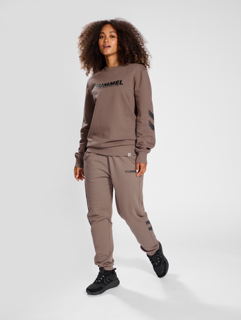hmlLEGACY SWEATSHIRT, IRON, model