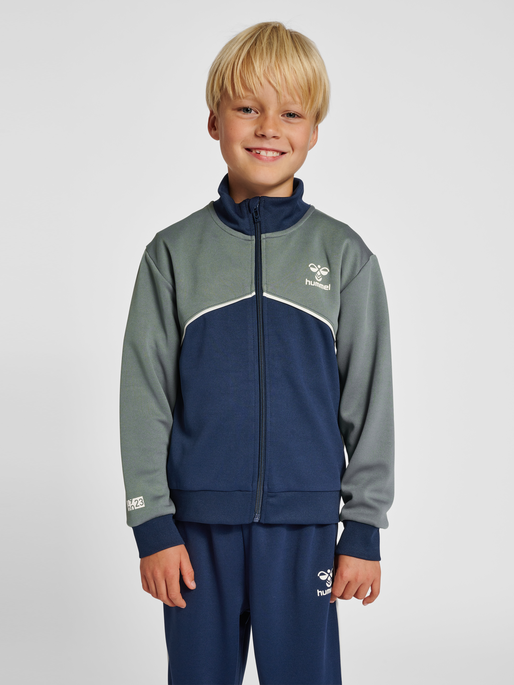 hmlLUBAGO TRACKSUIT, LAUREL WREATH, model