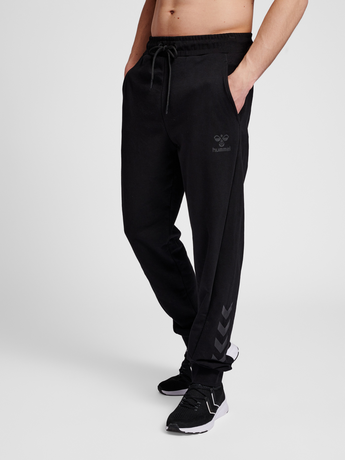 hummel Pants - men | hummel.netAll 
