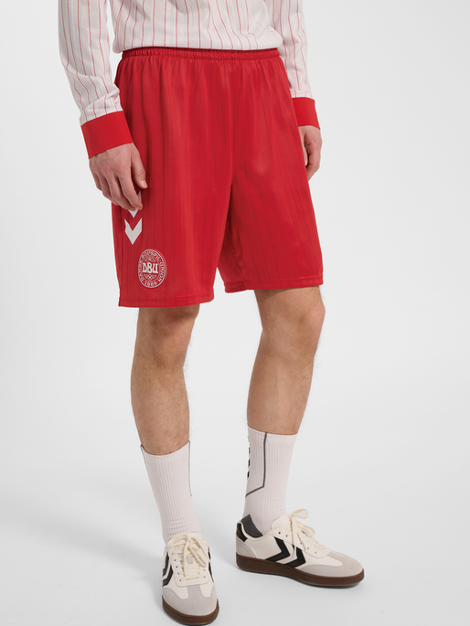 DBU 26 AWAY SHORTS PRO, TANGO RED, model