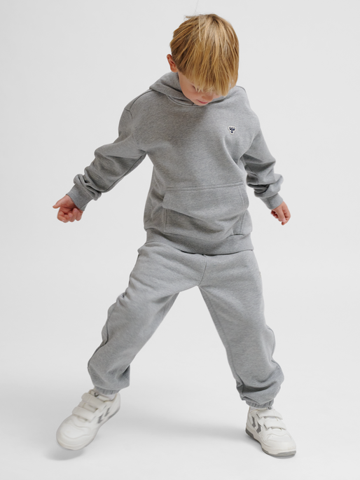 hmlJR LOOSE HOODIE BEE, GREY MELANGE, model