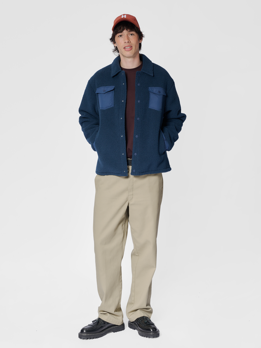 hmlFLEECE OVERSHIRT SPORTSWEAR, DRESS BLUES, model