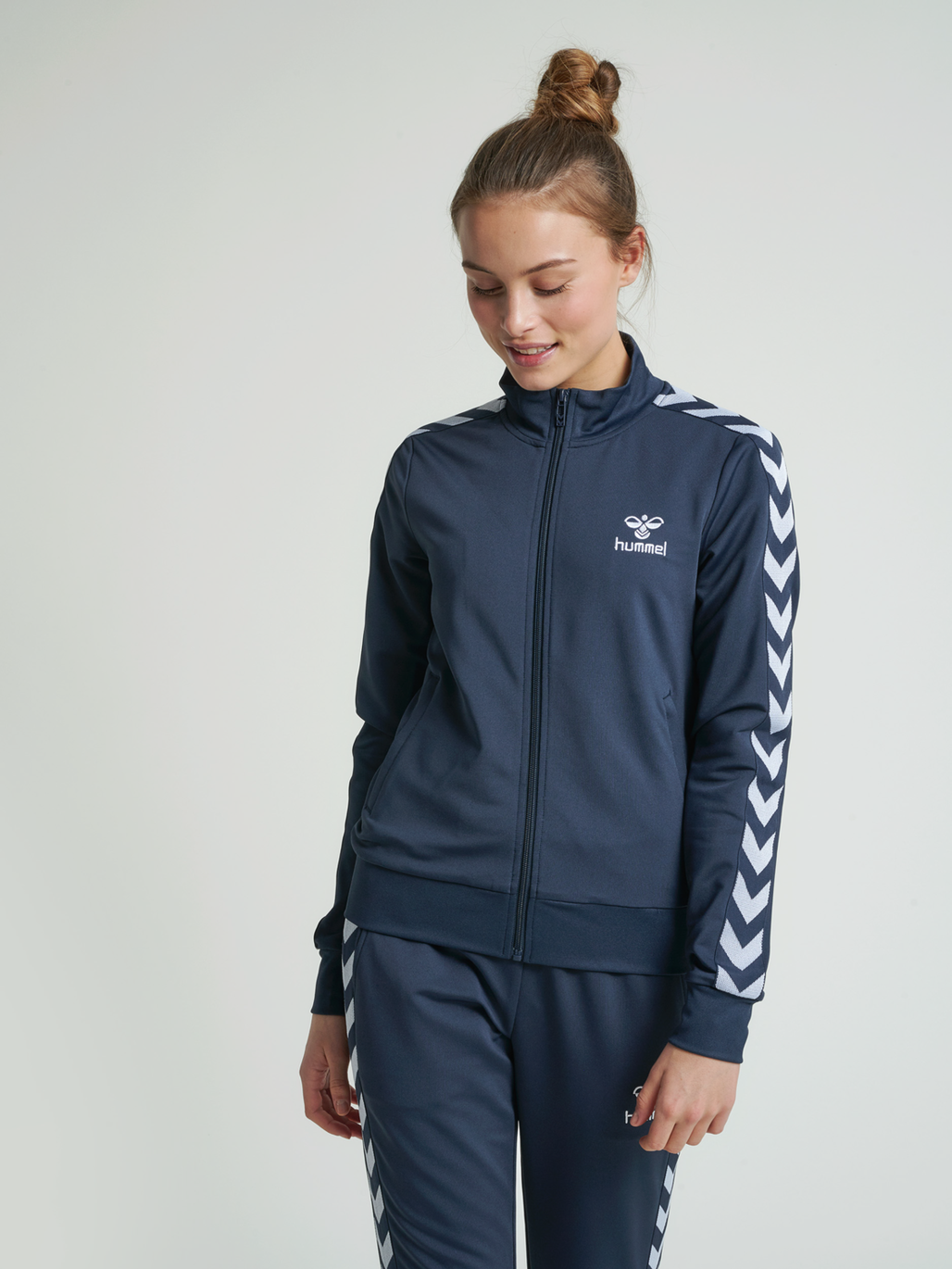 Hummel long zip jacket discount