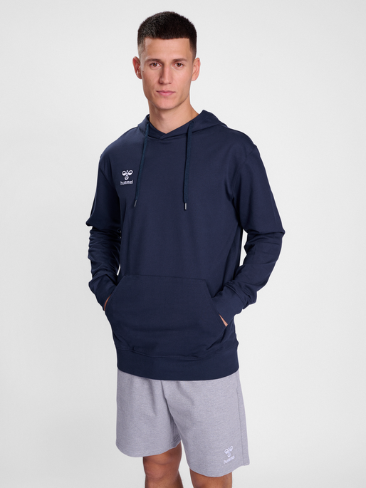 hmlGO 2.0 HOODIE, MARINE, model