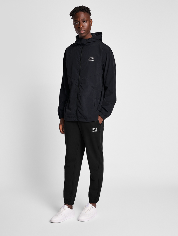 hmlLP10 BOXY ZIP JACKET, 2001, model