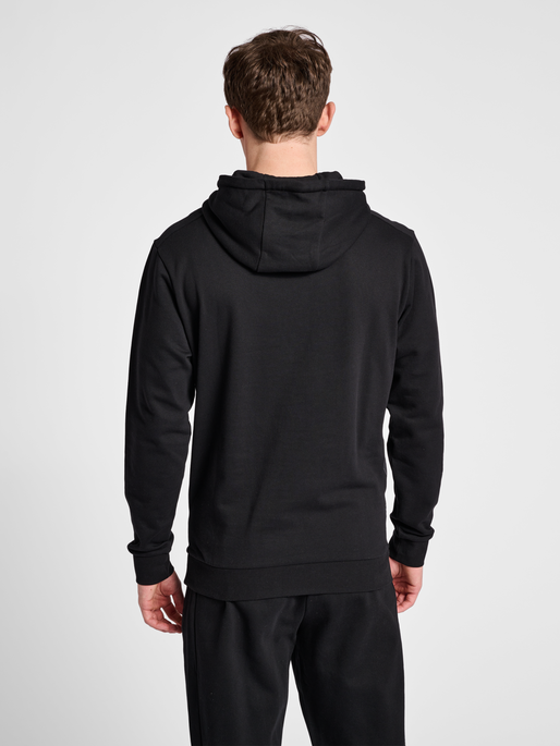 hmlOFFGRID HOODIE, JET BLACK, model