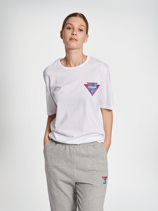 hmlIC POWEL T-SHIRT, 9134, model