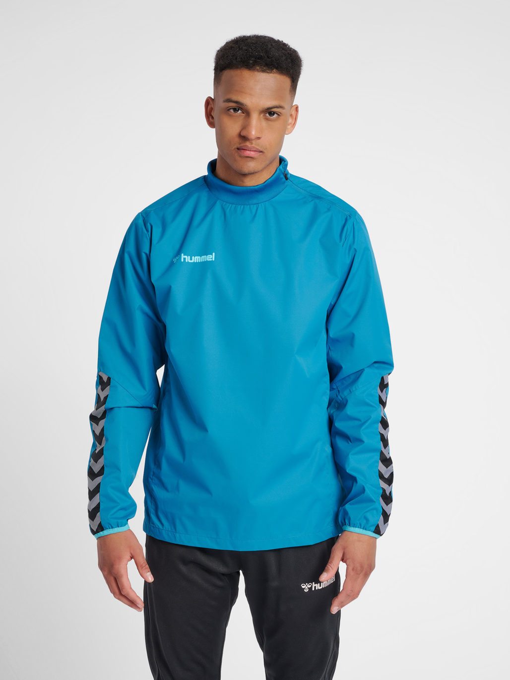 Hummel windbreaker on sale