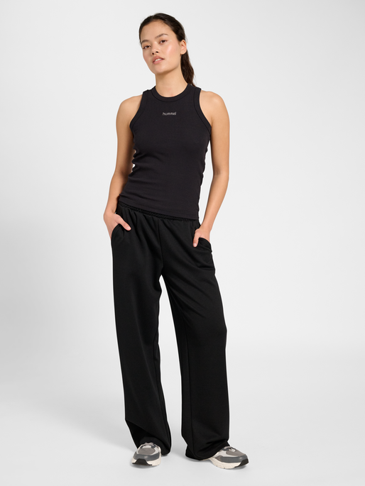 hmlYOGA SOFT W SWEATPANTS, BLACK, model