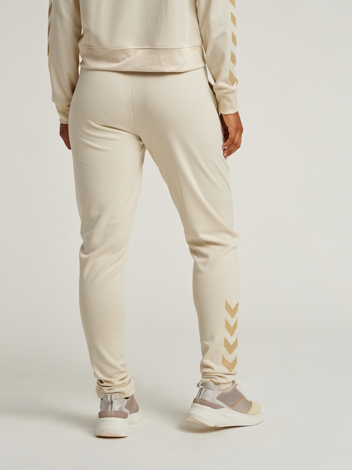white tapered pants
