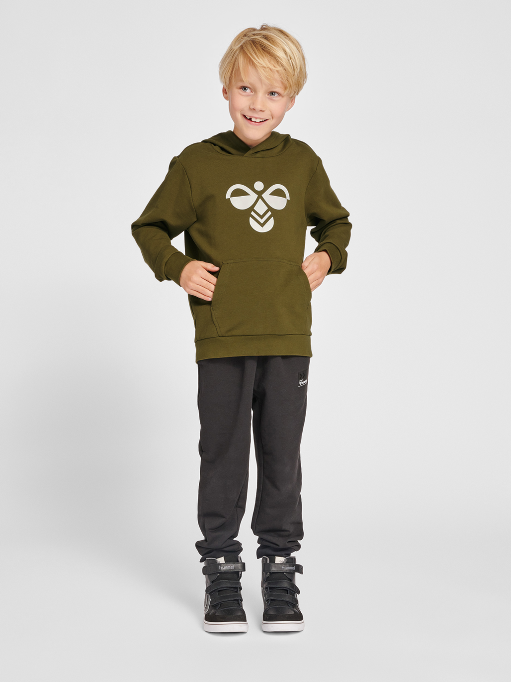 hummel CUATRO HOODIE DARK OLIVE hummel