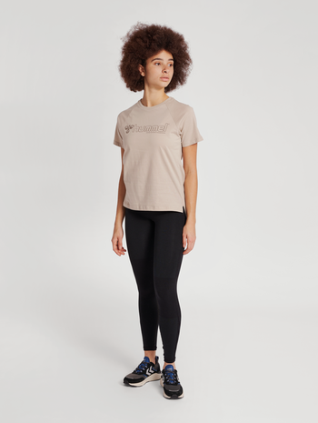 hmlNONI 2.0 T-SHIRT, CHATEAU GRAY, model