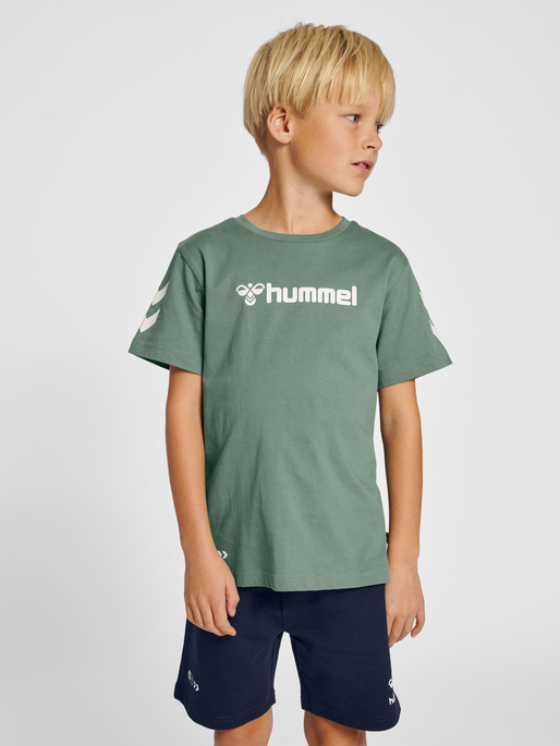 hummel SHORTS SET LAUREL WREATH | hummel.net