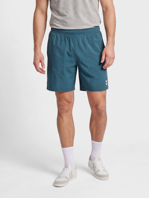 hmlPULSE WORKOUT SHORTS, STARGAZER, model
