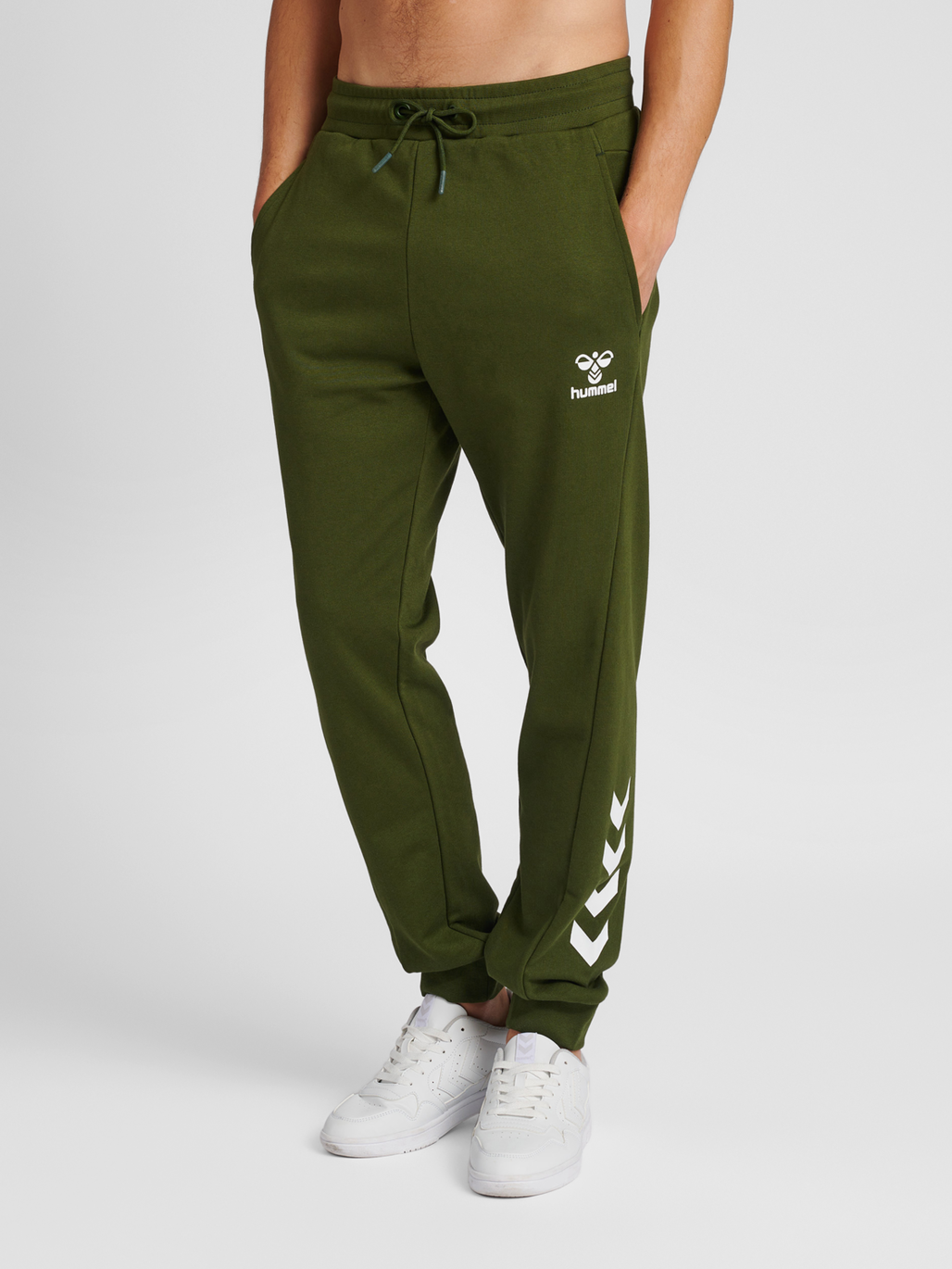 Hummel joggers clearance