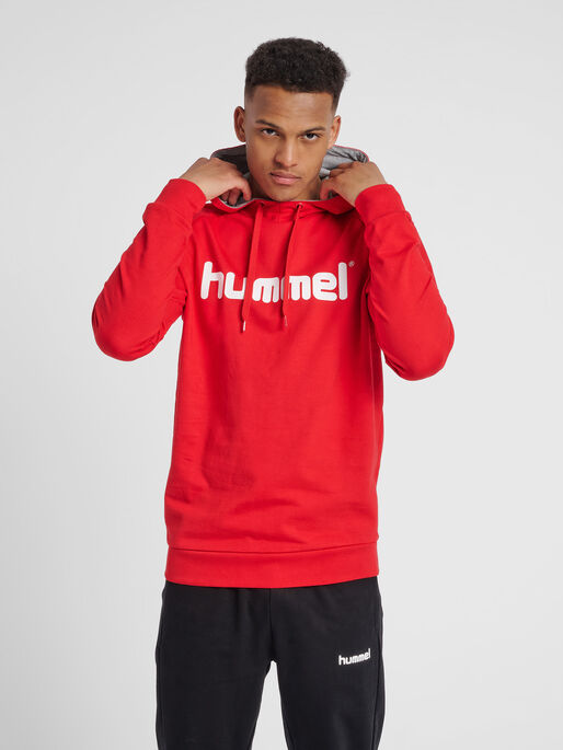 HMLGO COTTON LOGO HOODIE, TRUE RED, model