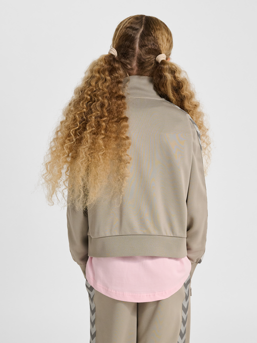hmlJR REG POLY TAPE GIRL ZIP JACKET, ROCK RIDGE, model