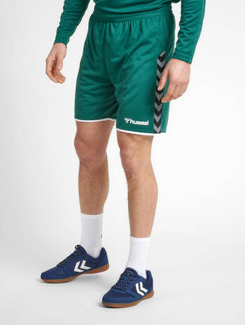 hmlAUTHENTIC POLY SHORTS, EVERGREEN, model