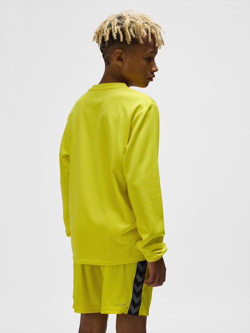 hmlESSENTIAL SWEATSHIRT KIDS, BLAZING YELLOW, model