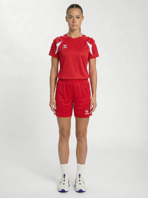 hmlCORE 2.0 SHORTS WOMAN, TRUE RED/WHITE, model