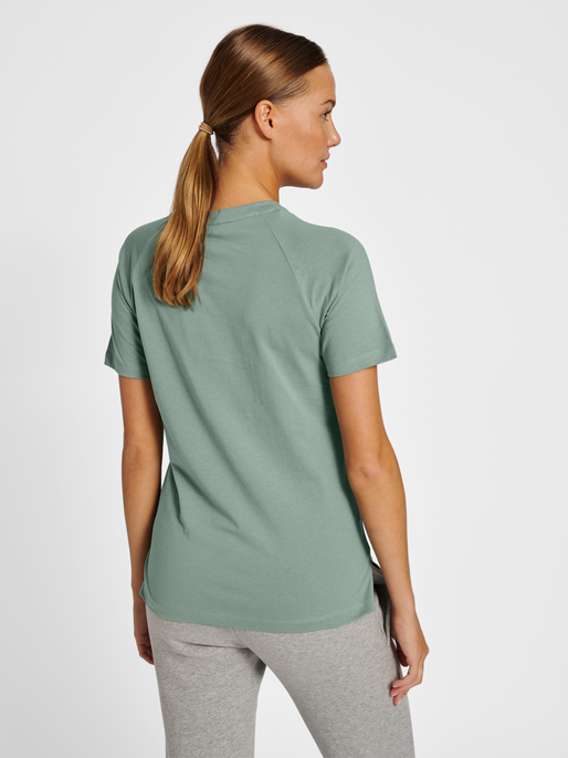 hmlNONI 2.0 T-SHIRT, CHINOIS GREEN, model