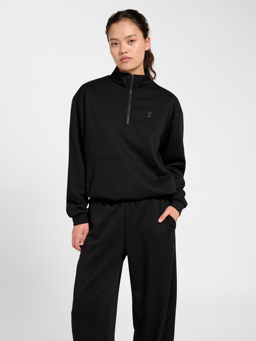 hmlYOGA SOFT HALFZIP W JACKET, BLACK, model