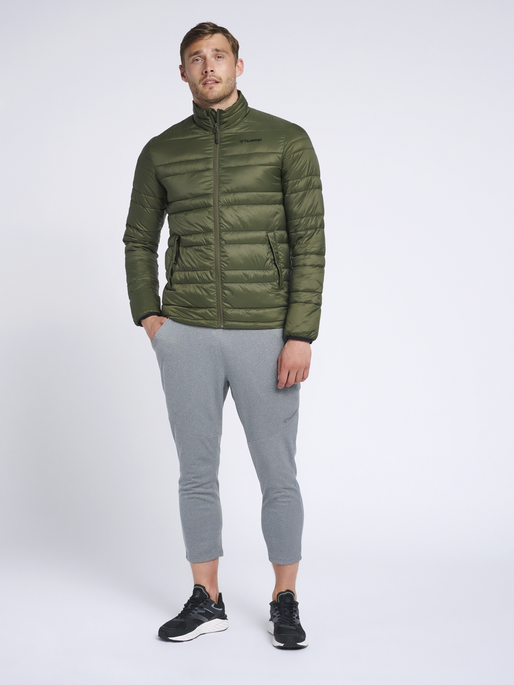 hmlPAX PUFF JACKET, 6297, model