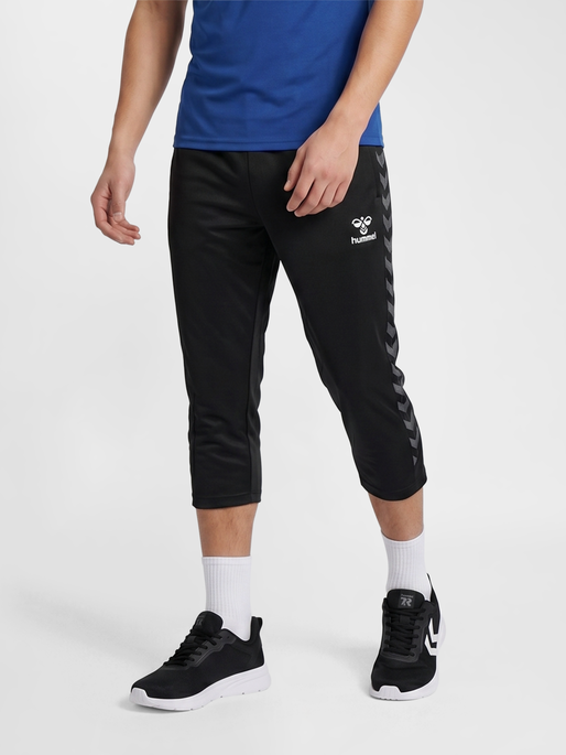 hmlAUTHENTIC 3/4 PANTS, BLACK, model
