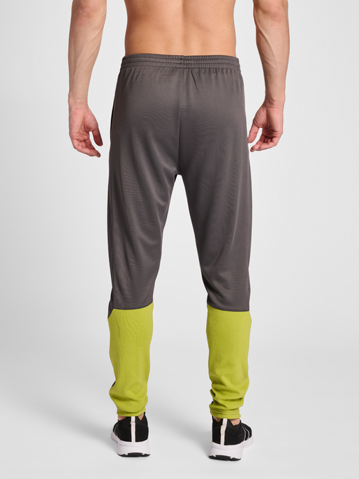 hmlONGRID POLY PANTS, FORGED IRON, model