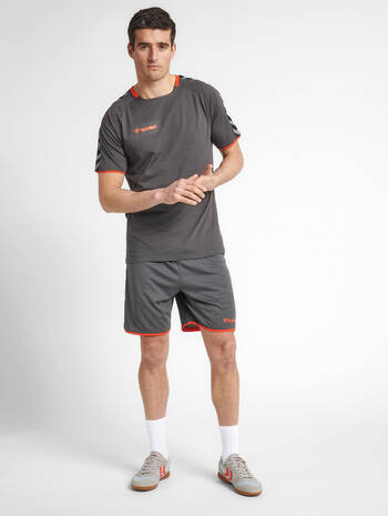 hmlAUTHENTIC TRAINING TEE, ASPHALT, model