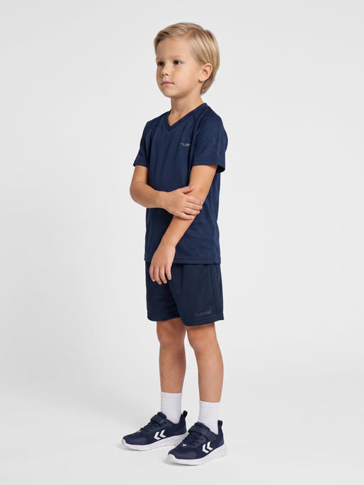 hmlJR REG ACTIVE T-SHIRT S/S, DRESS BLUES, model