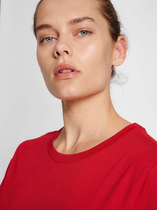 hummel RED BASIC WOMAN TANGO S/S RED T-SHIRT 