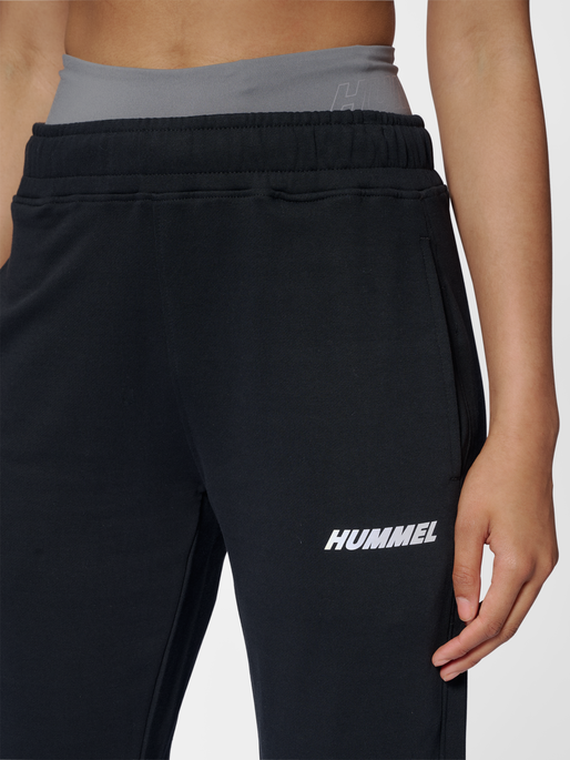 hmlELEMENTAL TAPERED PANTS WOMAN, BLACK, model