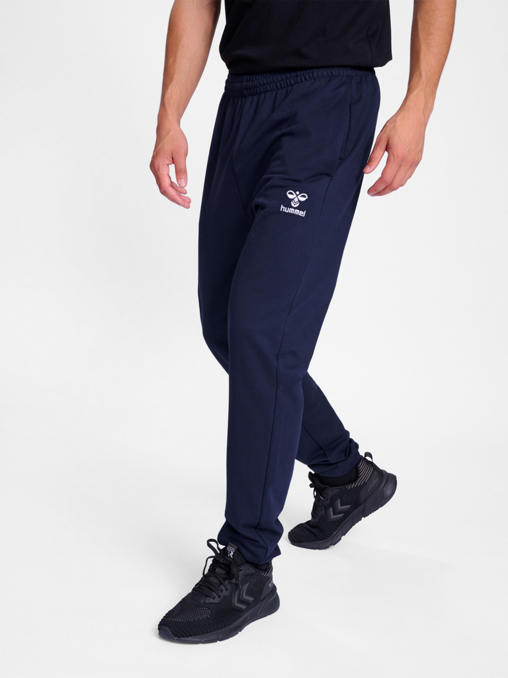 Hummel joggers online
