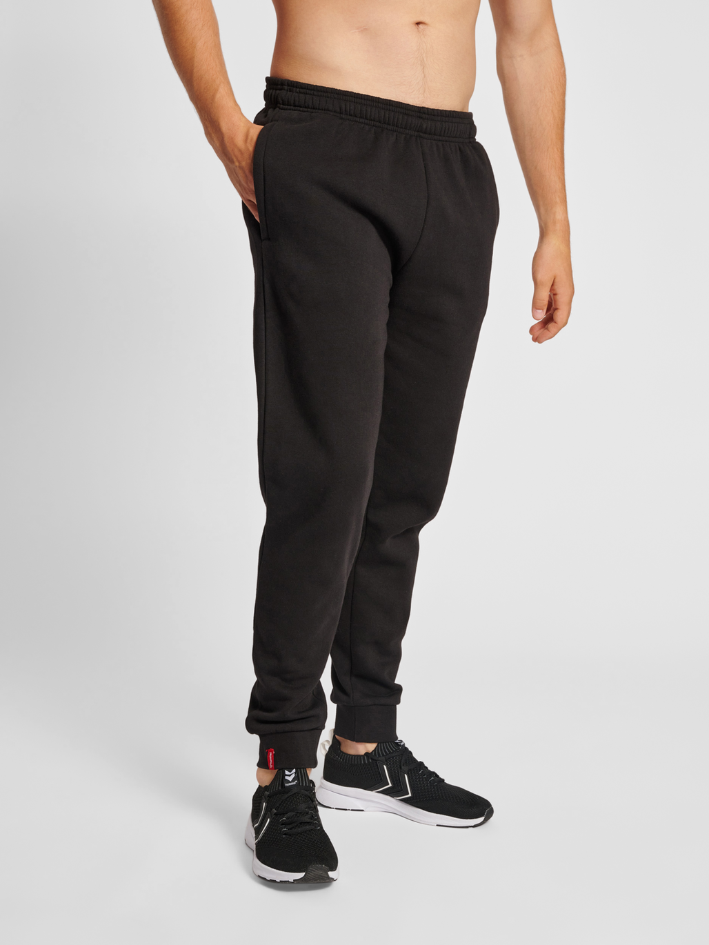 Hummel joggers store