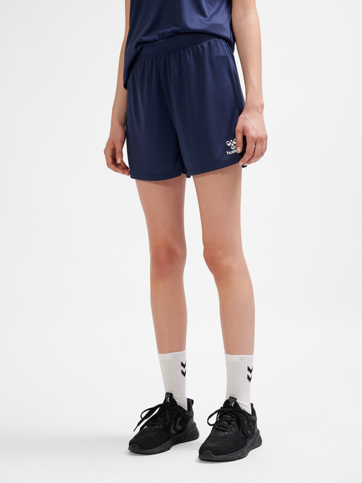 hmlESSENTIAL SHORTS WOMAN, MARINE, model