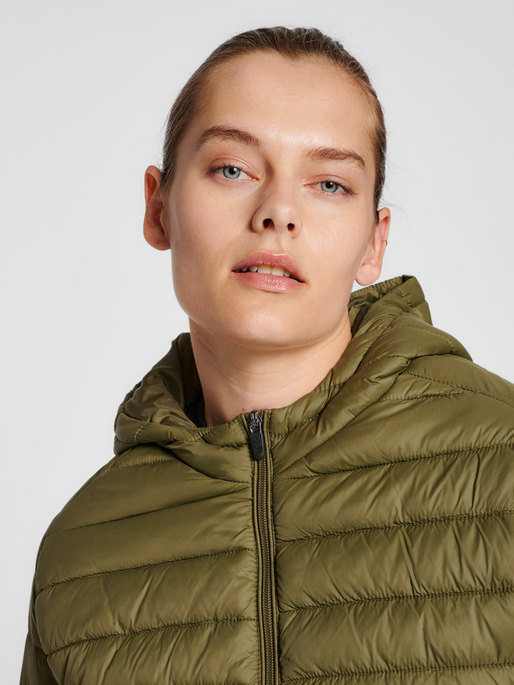 hmlRED QUILTED HOOD JACKET WOMAN, DARK OLIVE, model