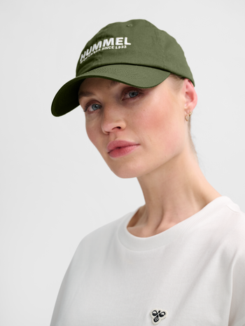 hmlLEGACY CORE BASEBALL CAP, DEEP LICHEN GREEN, model