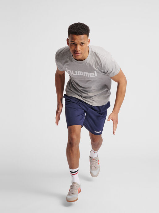 HMLGO COTTON LOGO T-SHIRT S/S, GREY MELANGE, model
